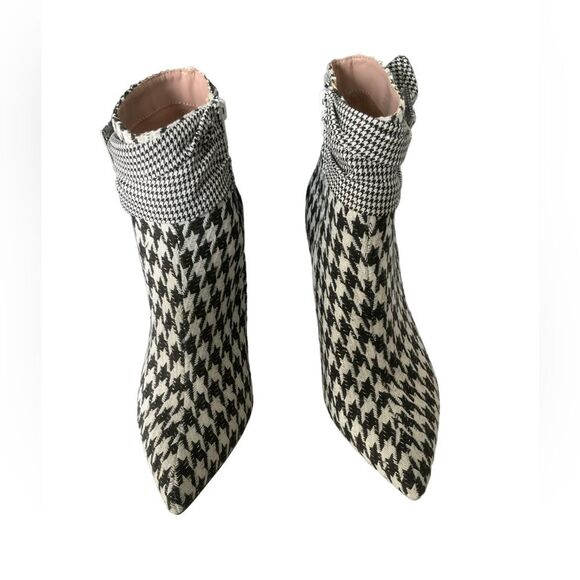 Betsey Johnson Black & White Houndstooth Booties w/ Rhinestone Buckle 9.5 NEW - Picture 8 of 10